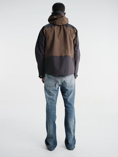 66 North - Dyngja Shell Jacket in Humus