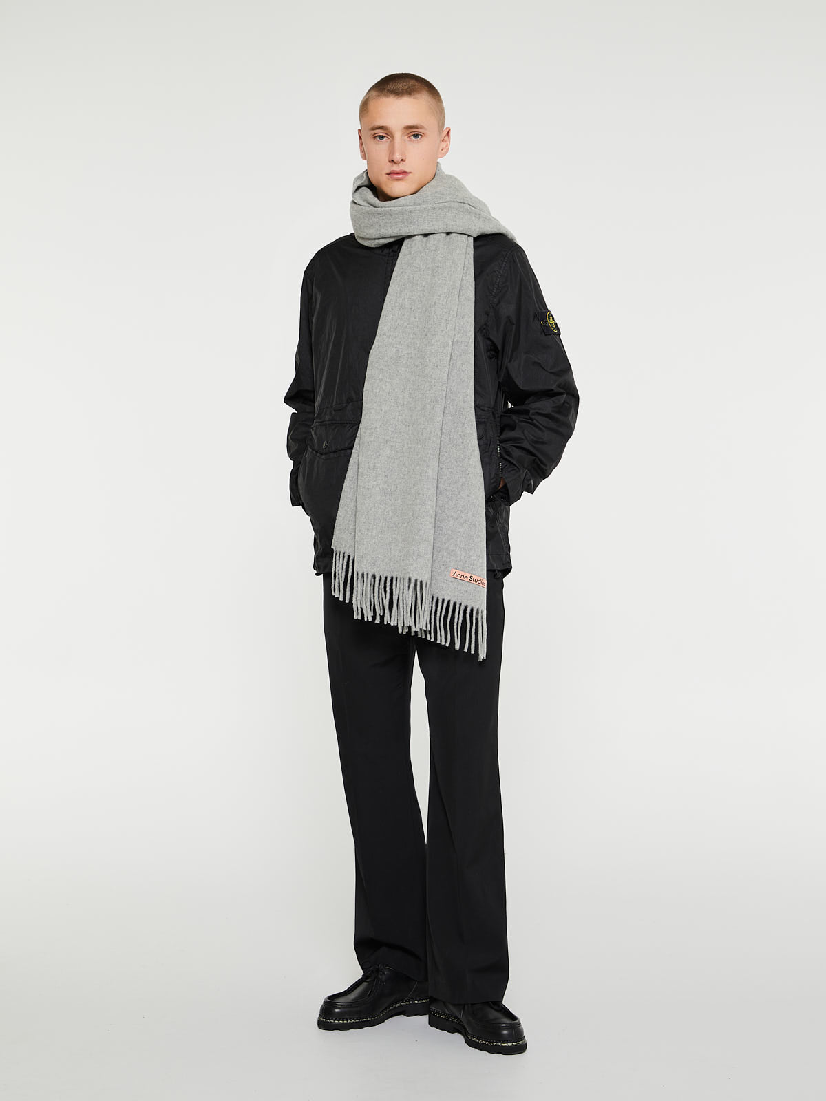 Narrow Fringe Wool Tørklæde i Light Grey Melange