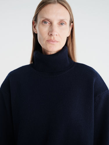 The Frankie Shop - Gala Padded Knit Turtleneck in Navy