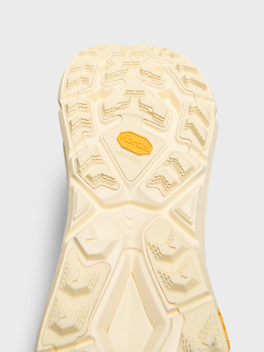 Hoka One One - U Mafate Speed 4 Lite Sneakers in Truffle Salt and Vintage Yellow