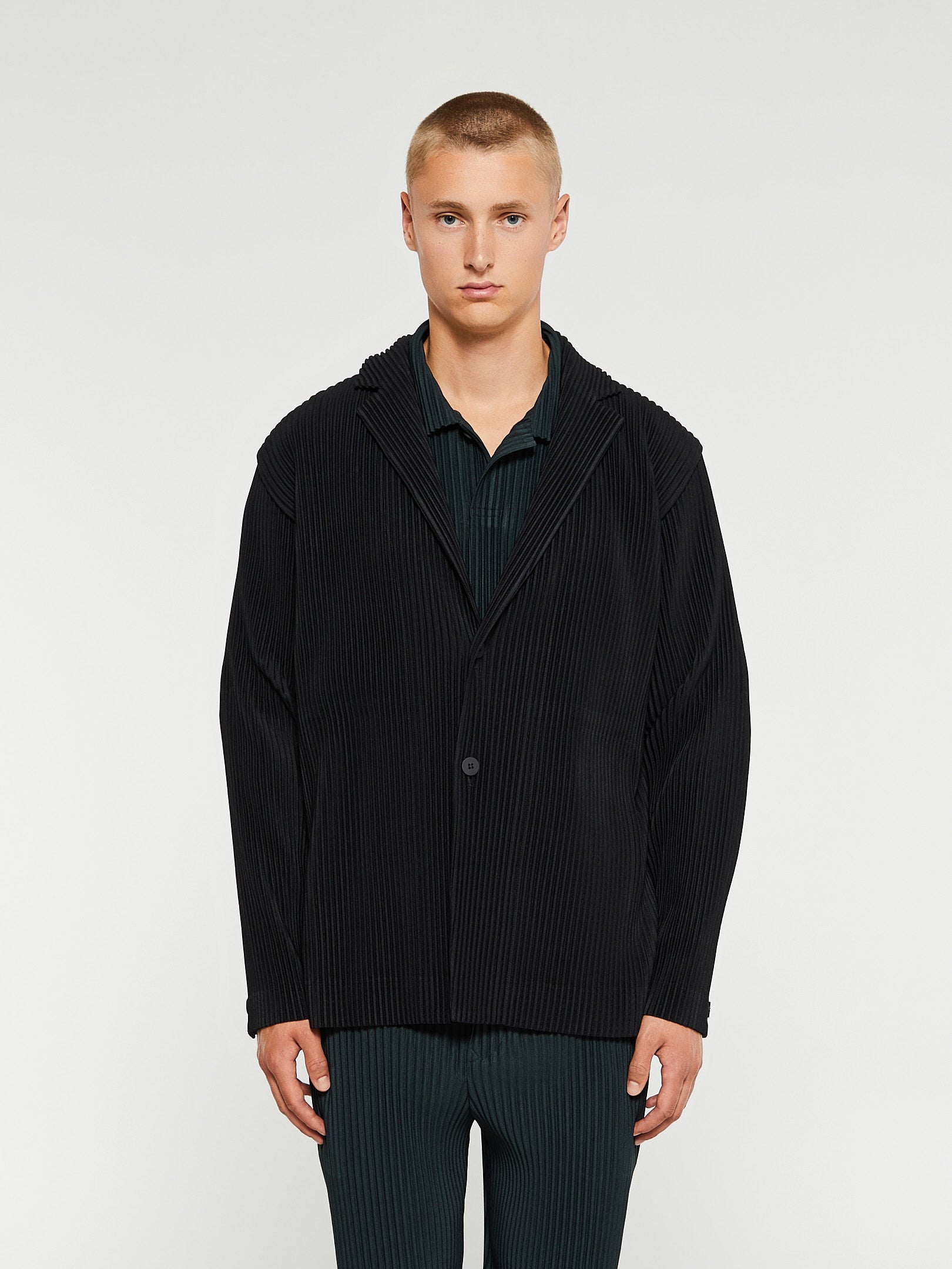 HOMME PLISE - Tailored Jacket in Black