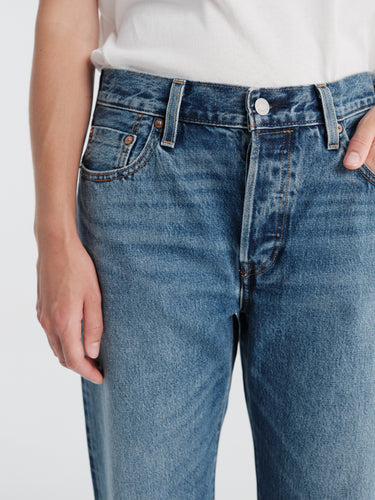 Levi's - 501 90s Jeans Work Yourself Selvedge in Medium Indigo Worn In