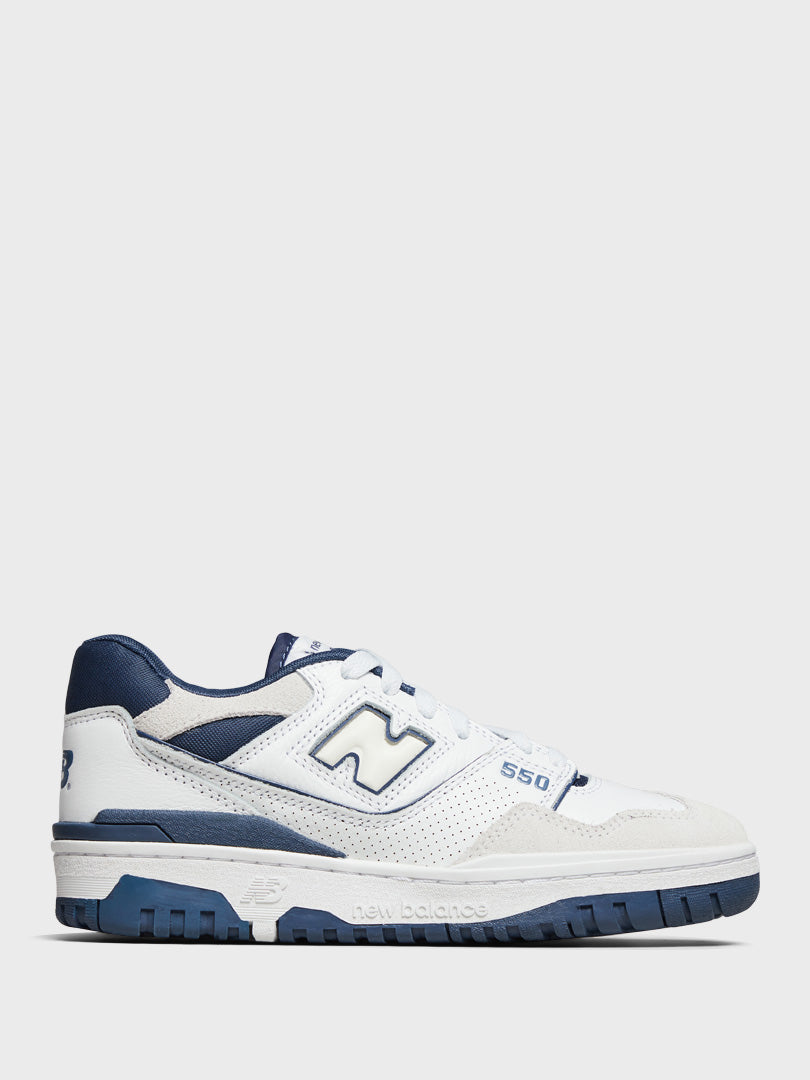 New Balance - 550 Sneakers in White and Navy