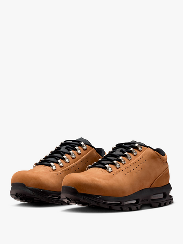 Nike - Air Max Goadome Low in Taupe and Black