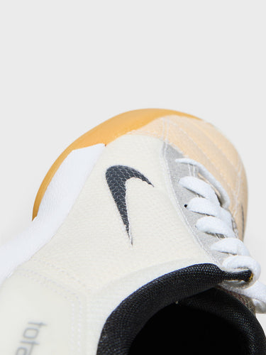 Nike - T90 Sneakers in White, Black and Gum Light Brown