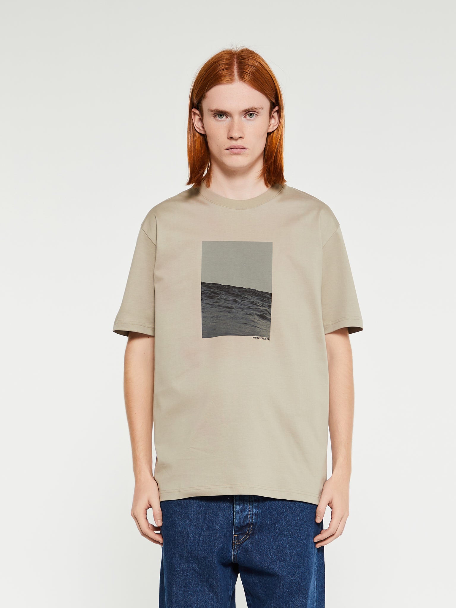Johannes Økologisk Bølge Print T-Shirt i Sand