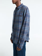 Patagonia - M's Long-Sleeved Lightweight Fjord Flannel Shirt in Paw: Smolder Blue