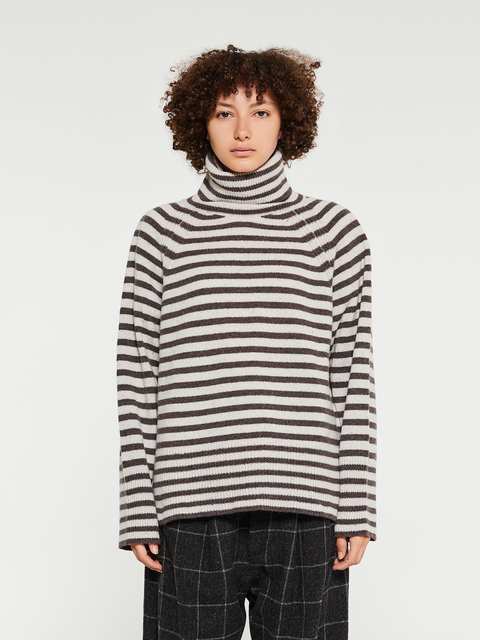 Proem Parades - Svala Stripe Cashmere Sweater in Brown and White