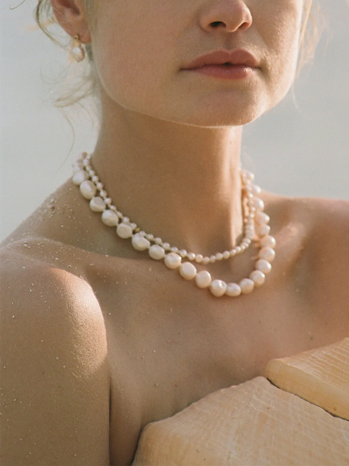 Petit Stellar Pearly Necklace in White