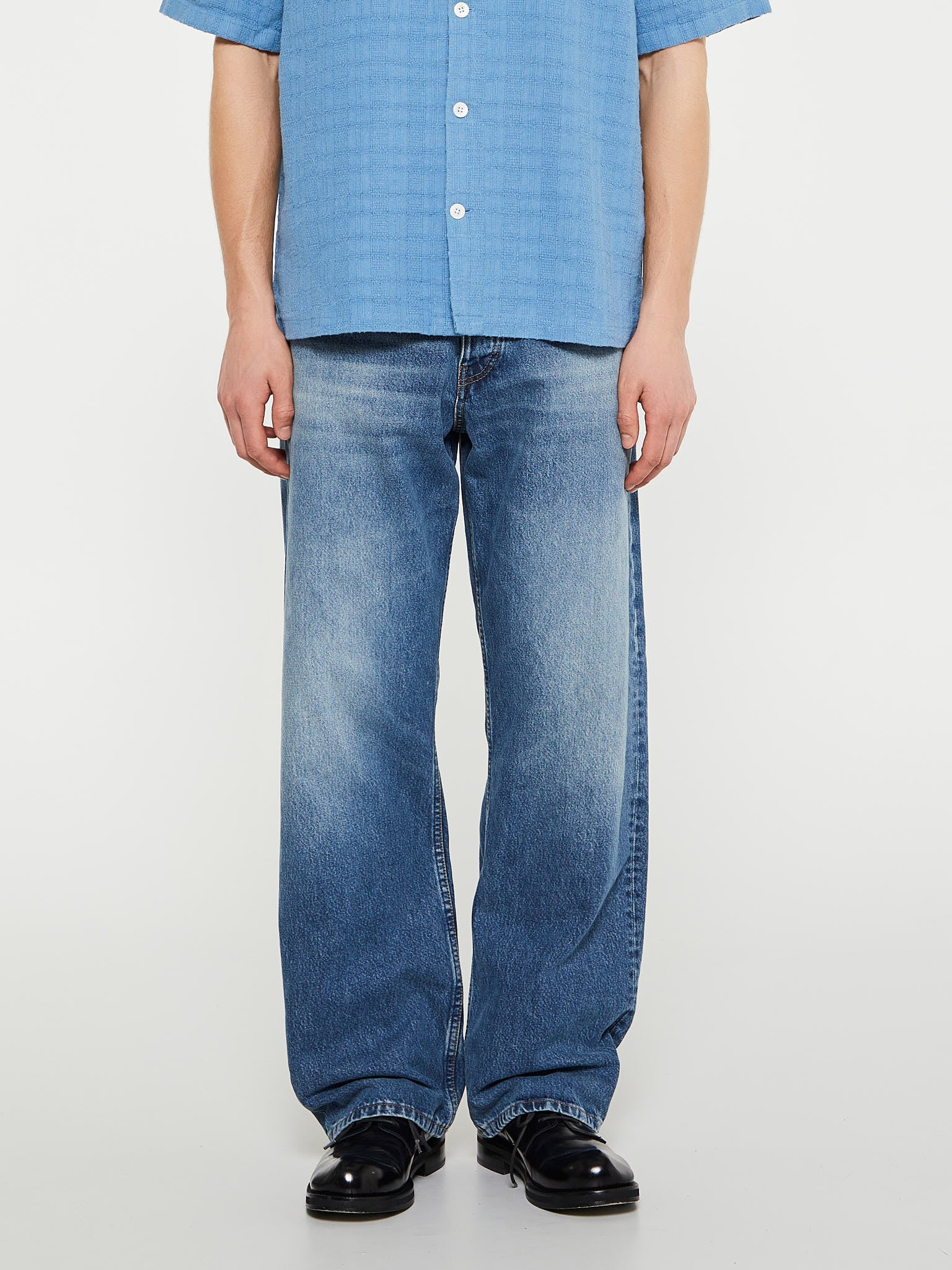 Loose Jeans in Mid Blue