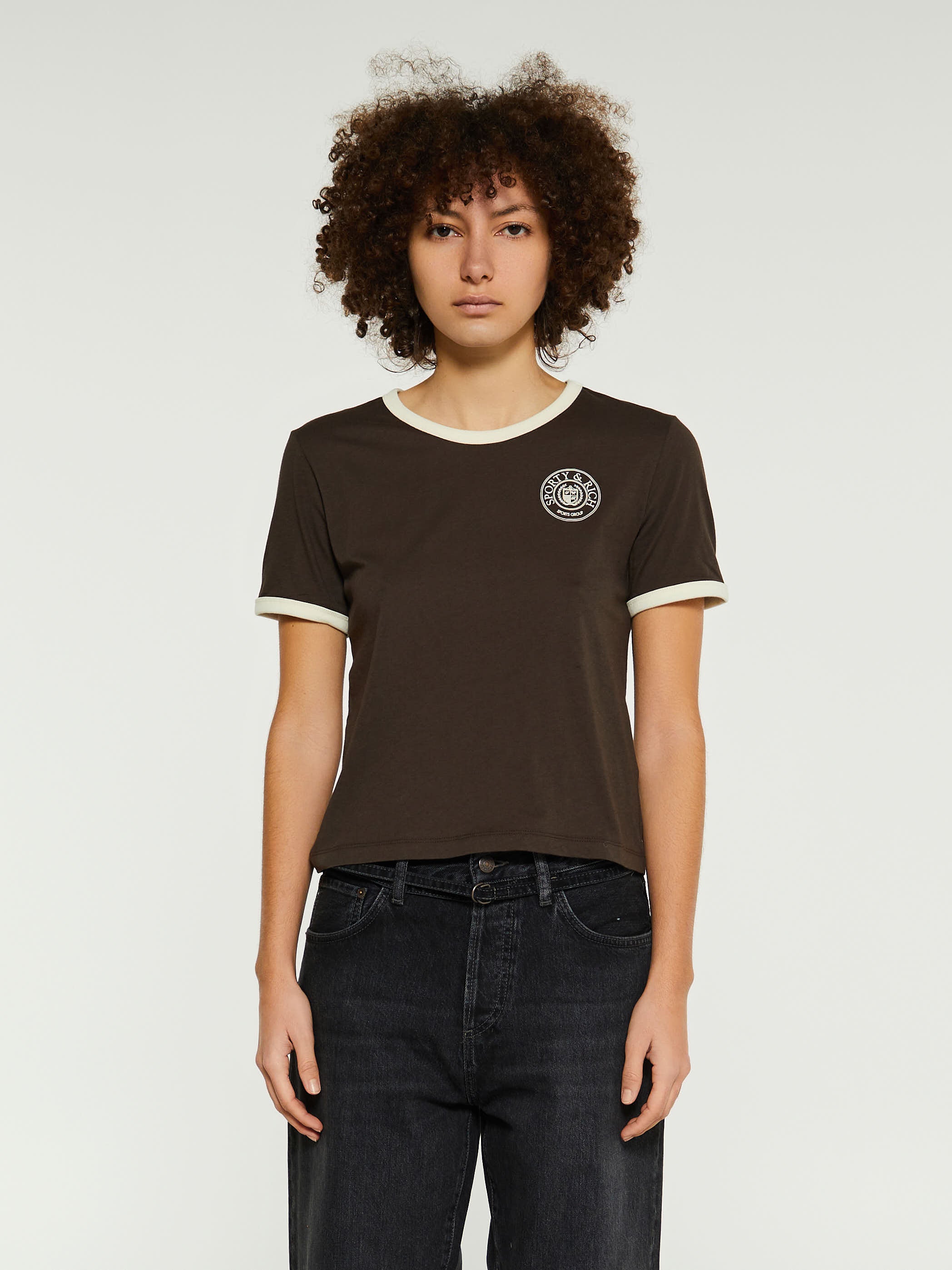 Sporty & Rich - Connecticut Crest Ringer T-Shirt in Chocolate