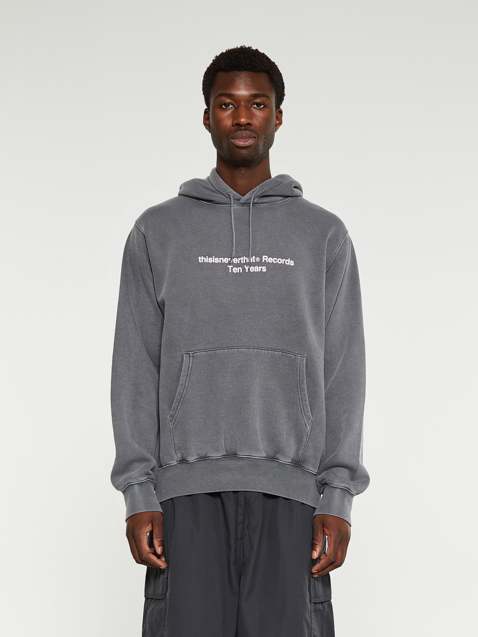 thisisneverthat - Ten Years Records Hoodie in Charcoal – stoy