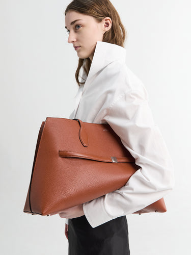 TOTEME - Grained Leather Lounge Tote Bag in Sienna