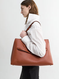 TOTEME - Grained Leather Lounge Tote Bag in Sienna
