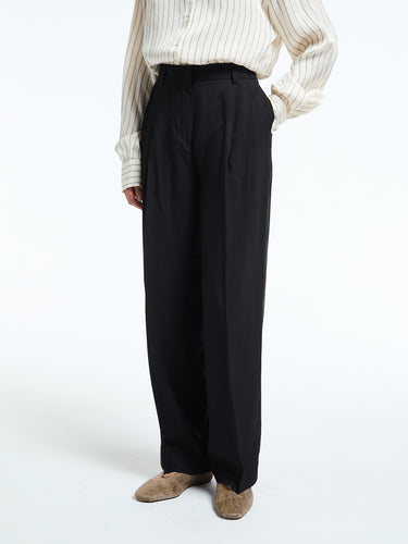 TOTEME - Double-Pleat Fluid Trousers in Black