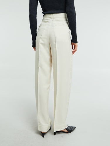 TOTEME - Double-Pleat Fluid Trousers in Ecru