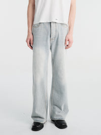 Calm. - Rodeo Cut Light Wash Jeans in Blue