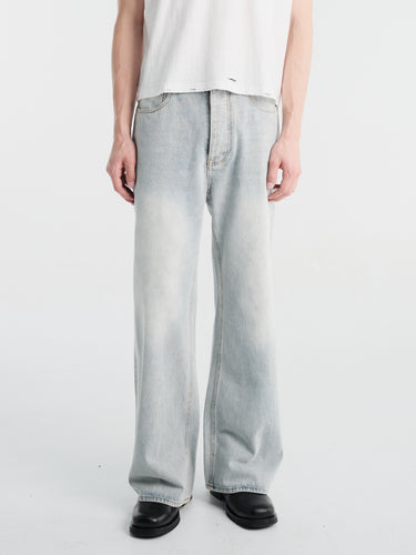 Calm. - Rodeo Cut Light Wash Jeans in Blue