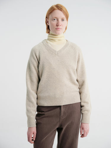 Dunst - Unisex Soft Volume V-Neck Sweater in Light Pebble