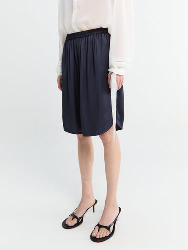 The Frankie Shop - Nelis Satin Bermuda Shorts in Navy