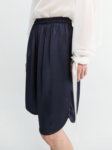 The Frankie Shop - Nelis Satin Bermuda Shorts in Navy