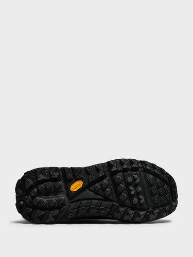 Hoka One One - Tor Summit Sneakers in Black