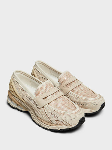 New Balance - 1906 Loafers in Bisque