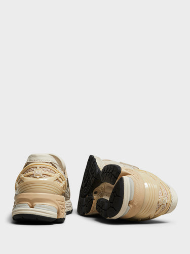 New Balance - 1906 Loafers in Bisque