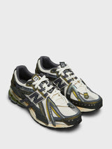 New Balance - 1906A Sneakers in Olive Juice