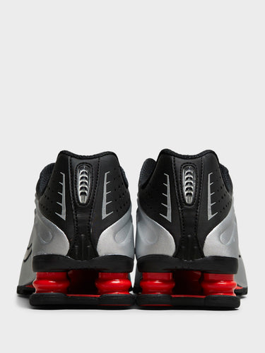 Nike - Shox R4 Sneakers in Black, Light Crimson and Metallic Silver