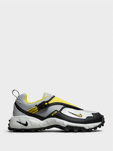 Nike - ACG Phassad Sneakers in Black, Yellow Zest and Metallic Silver