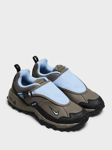 Nike - ACG Phassad Sneakers in Cave Stone, Aluminium and Black