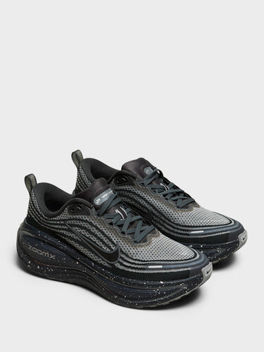 Nike - Vomero Plus Speckle Sneakers in Anthracite,Black, Dark Obsidian, Chrome and Thunder Blue