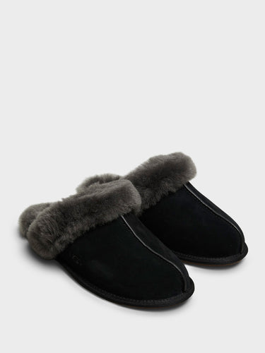 UGG - Scuffette II Slippers in Black and Grey