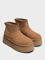 UGG - Classic Mini Dipper Boots in Chestnut