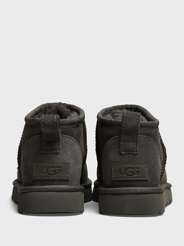 UGG - Classic Ultra Mini Boots in Grey