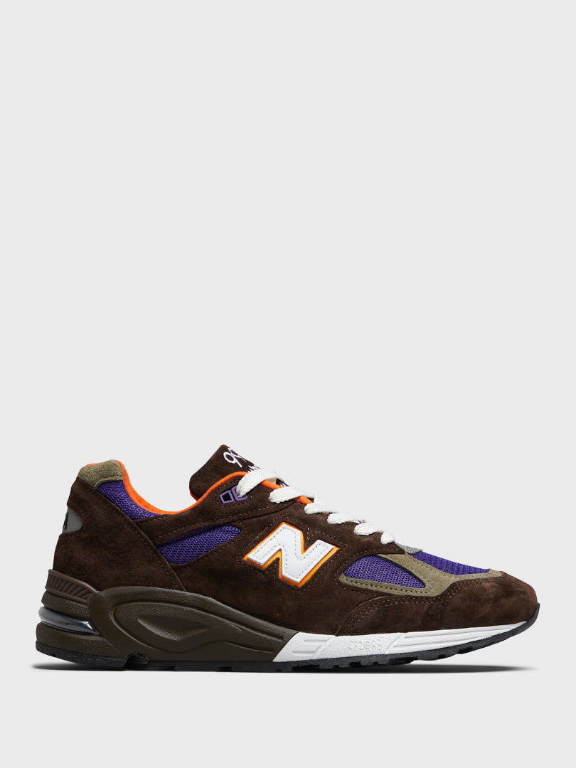 New Balance - 990V2 Sneakers in Brown