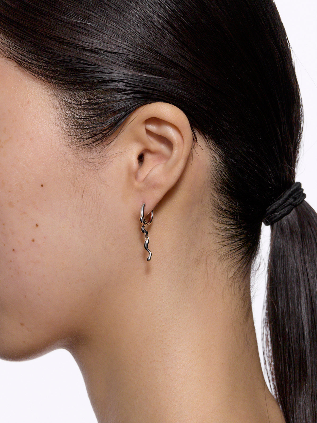 Maria Black - Ramen Chu Huggie Earring in Silver