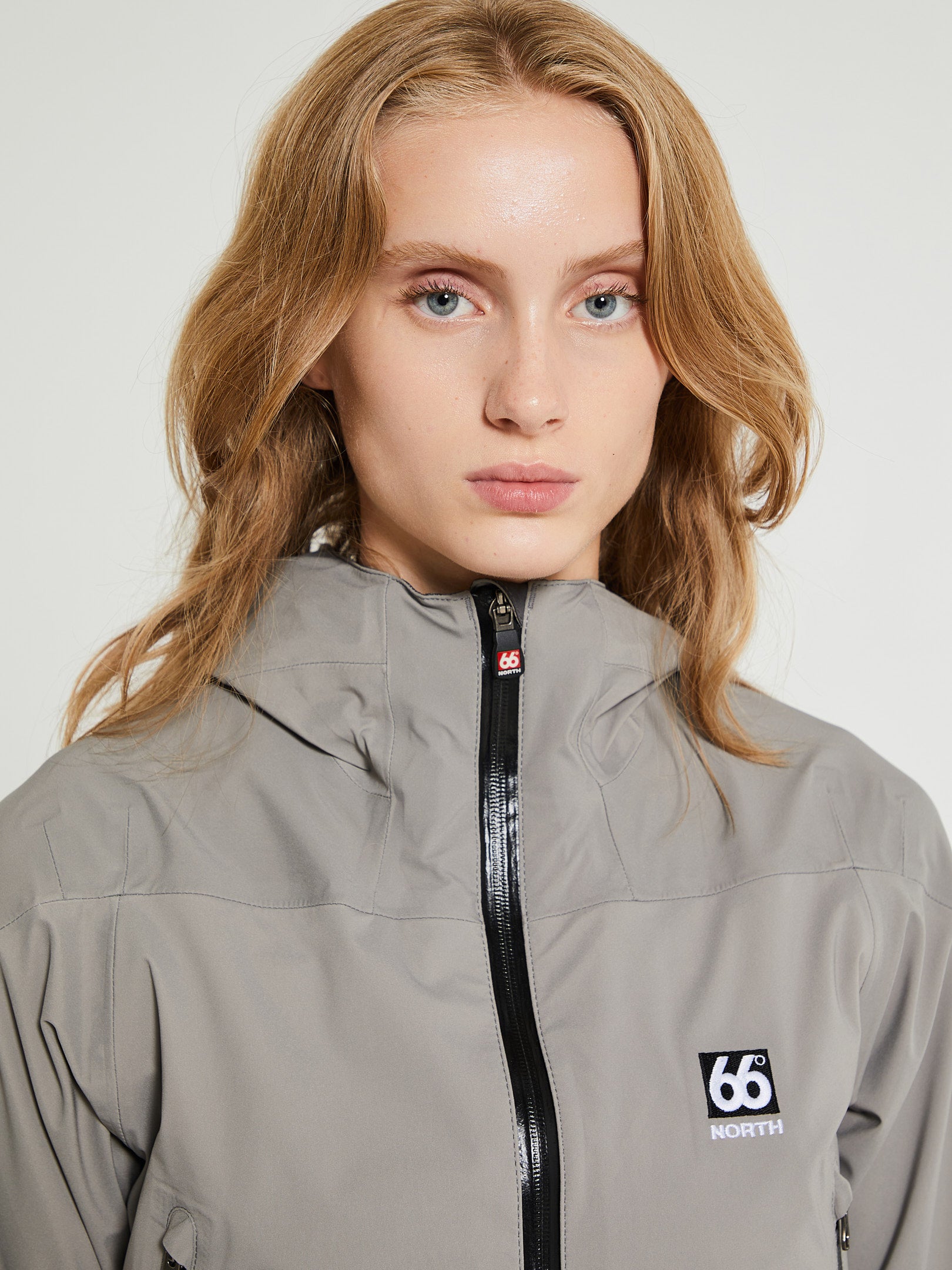66 North - Snaefell W Cropped Neoshell Jacket in Solid Grey – stoy
