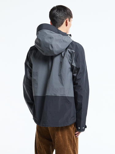 66 North - Dyngja Shell Jacket in Black