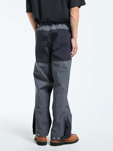 66 North - Dyngja Shell Pants in Black