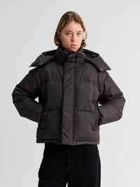 66 North - Dyngja Down W Cropped Jacket in Licorice