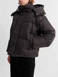 66 North - Dyngja Down W Cropped Jacket in Licorice
