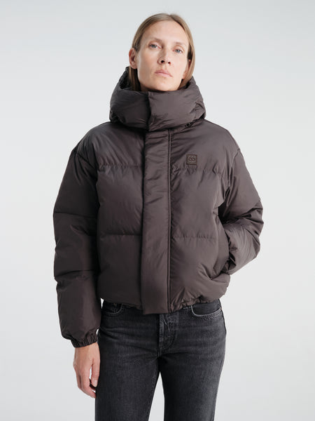 66 North - Dyngja Down W Cropped Jacket in Licorice – Stoy