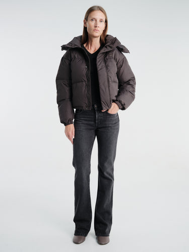 66 North - Dyngja Down W Cropped Jacket in Licorice