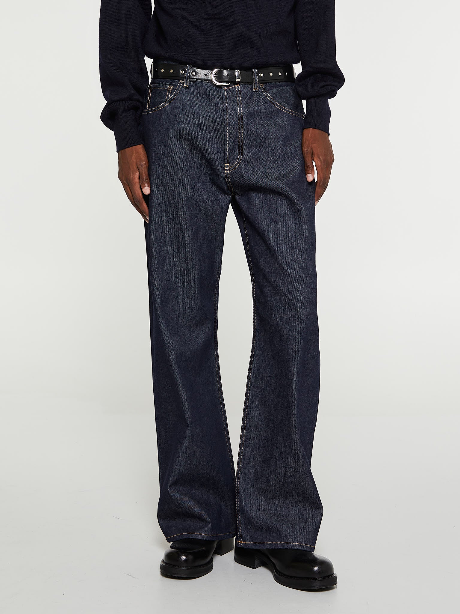 2021 Relaxed Fit Jeans in Mid Blue