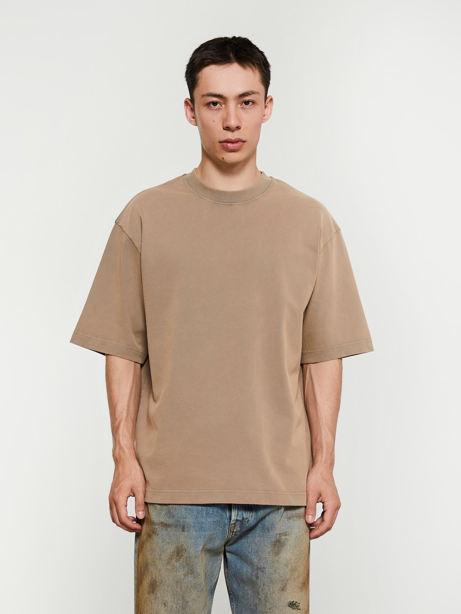 Crew Neck T-Shirt in Taupe Brown