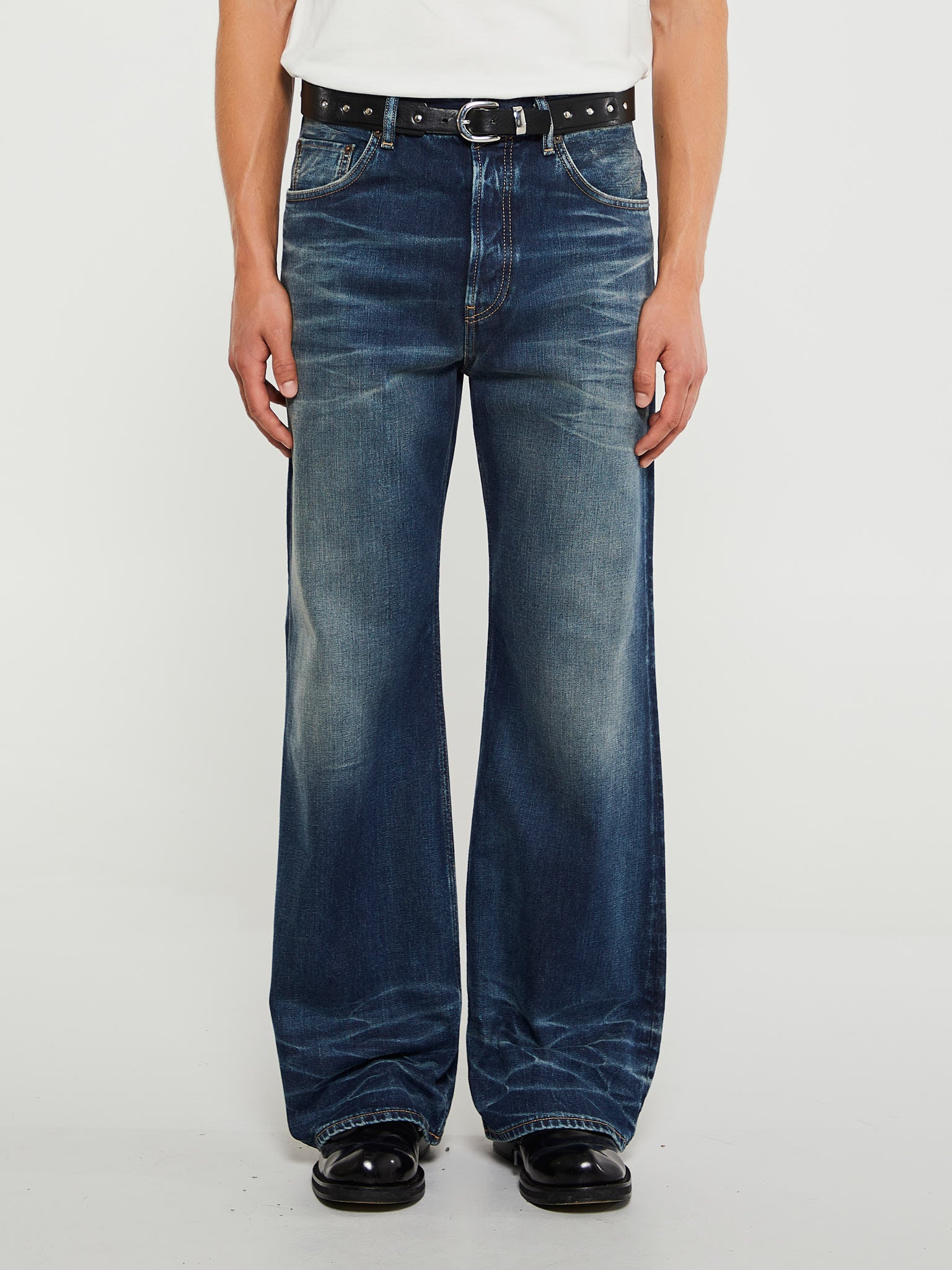 2021M Loose Fit Jeans in Mid Blue