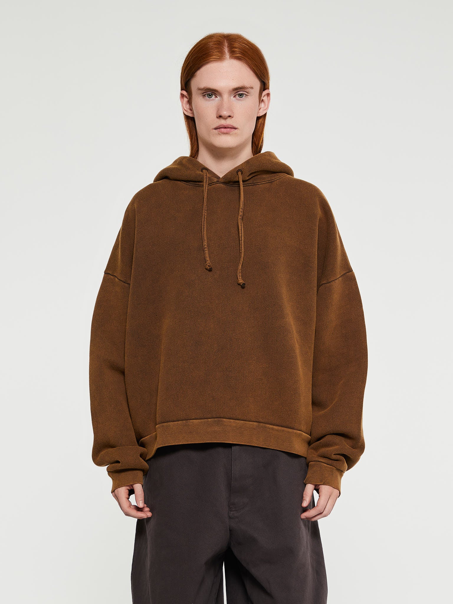 Hooded Sweater with Logo Patch in Brown