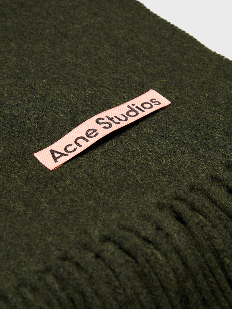 Narrow Fringe Wool Scarf in Wood Green Melange